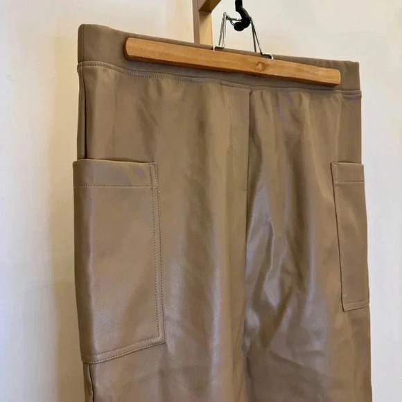Laundry by Shelli Segal Women's Tan Pencil Skirt  M Knee Length Vegan Leather - Picture 5 of 12